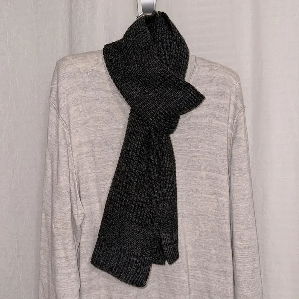 Ryan Seacrest Distinction Charcoal Gray Knit Scarf